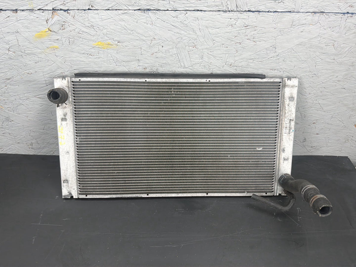 2011-2015 Mini Cooper S R56 Engine Cooling Motor Radiator 2751276-02 OEM