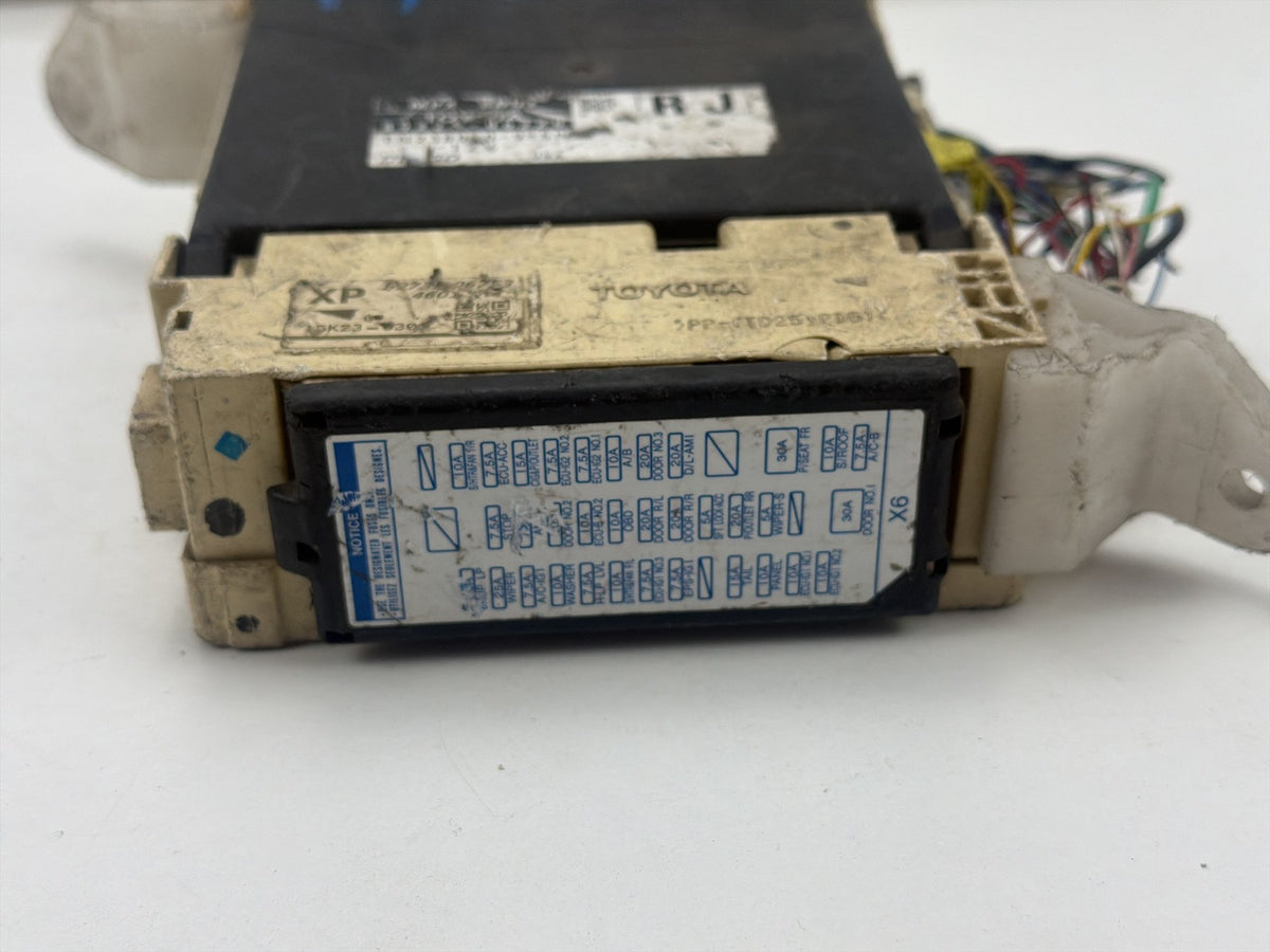 2015-2017 Toyota Camry Multiplex Network Body Control Module 89221-06220 OEM