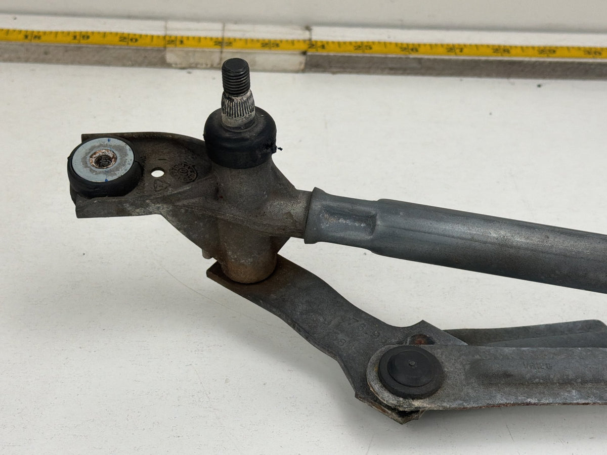 2007-2014 GMC Yukon XL 1500 Front Windshield Wiper Linkage w/ Motor OEM