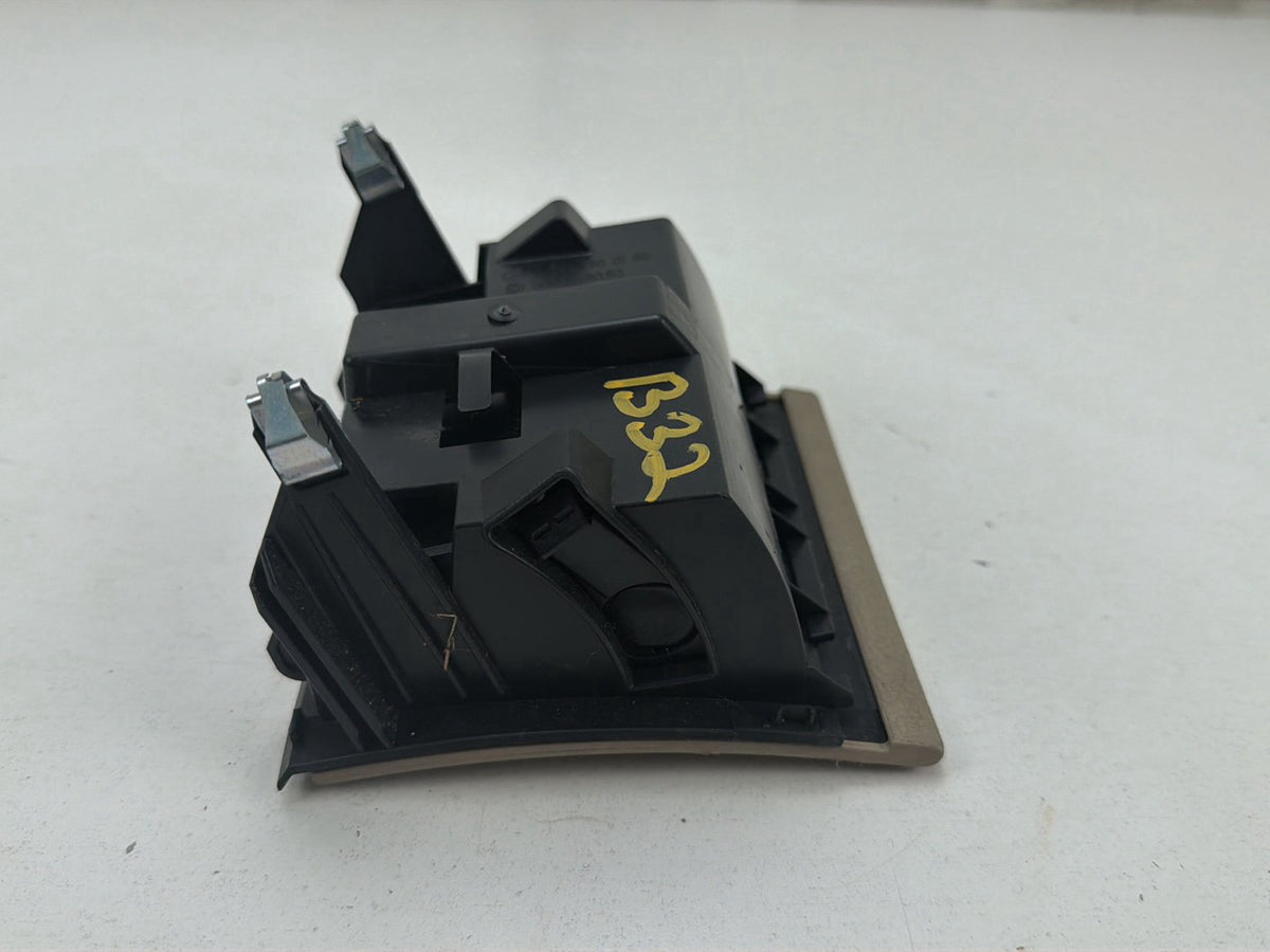2010-2014 Mercedes-Benz E-Class-Center Console Ashtray Ash Tray A2048100130 OEM