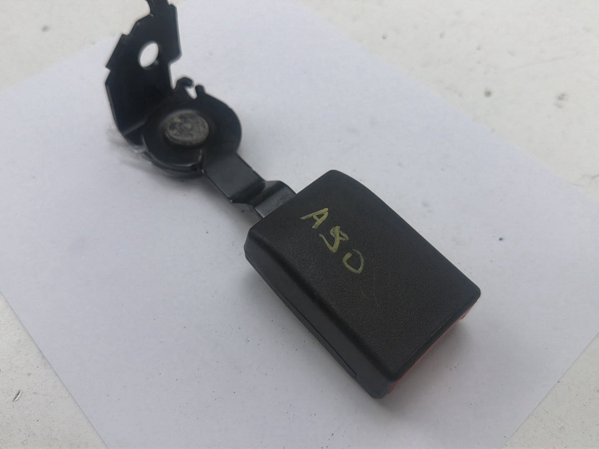 2012-2015 Mercedes-Benz ML550 Rear Right Passenger Side Seat Belt Buckle OEM