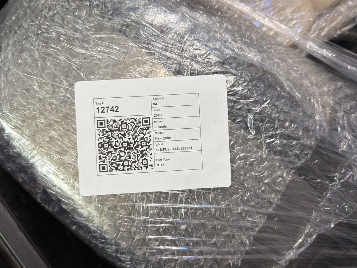 2003-2006 Lincoln Navigator Front Left Driver Side Power Door View Mirror OEM