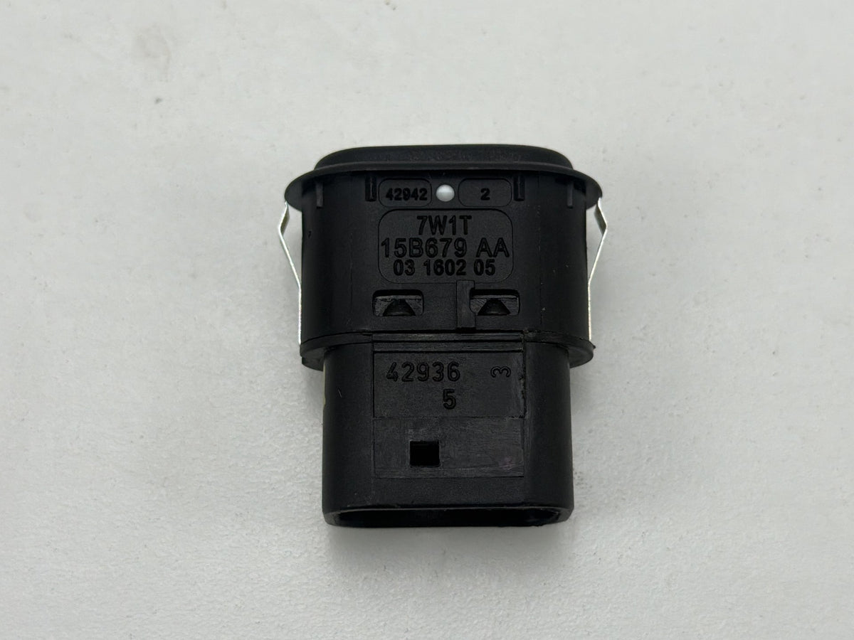 2011-2018 Volvo S60 - Front Right Seat Height Switch 7W1T-15B679-AA OEM