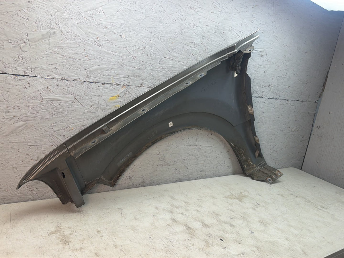 2003-2006 Lincoln Navigator U228 - Right Passenger Side Front Fender OEM