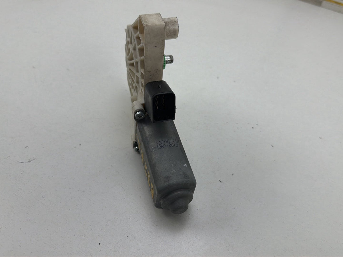 2010-2014 Mercedes-Benz E-Class-Left Rear Window Regulator Motor A2078200342 OEM
