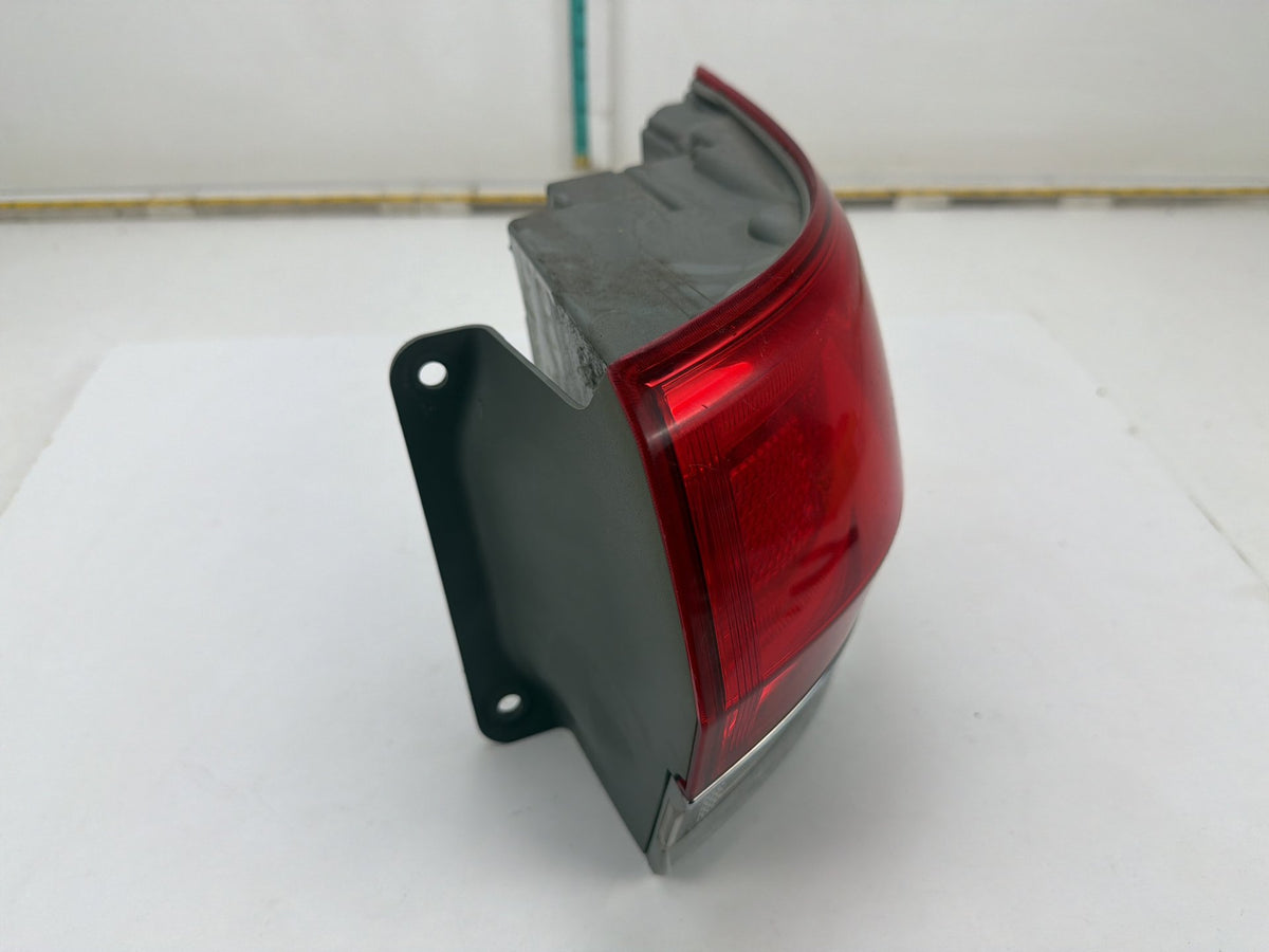 2014-2021 Jeep Grand Cherokee Rear Right Side Tail Light P68110016AC OEM