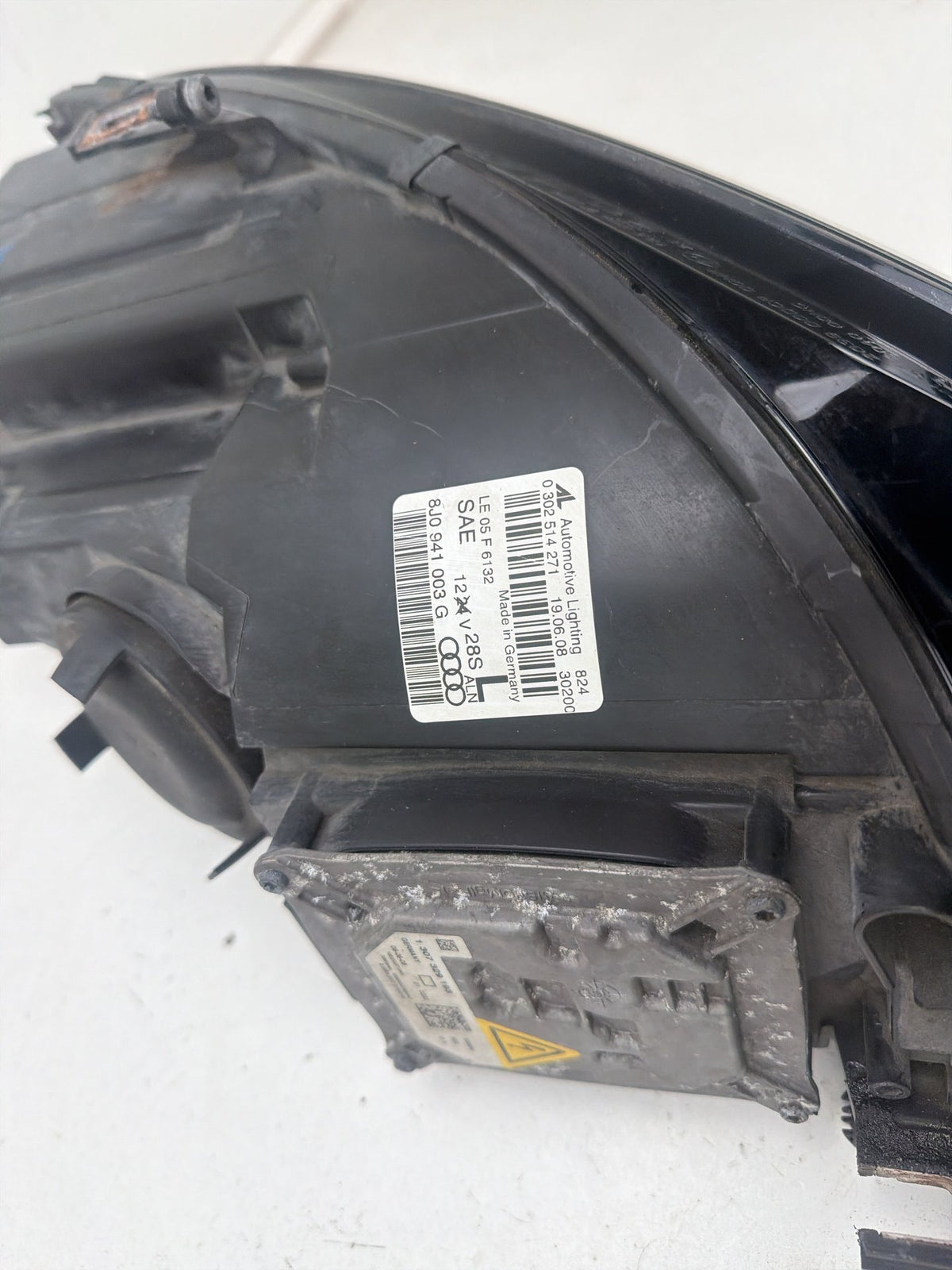 2008-2010 Audi TT Xenon Left Headlight Lamp 8J0941003G OEM