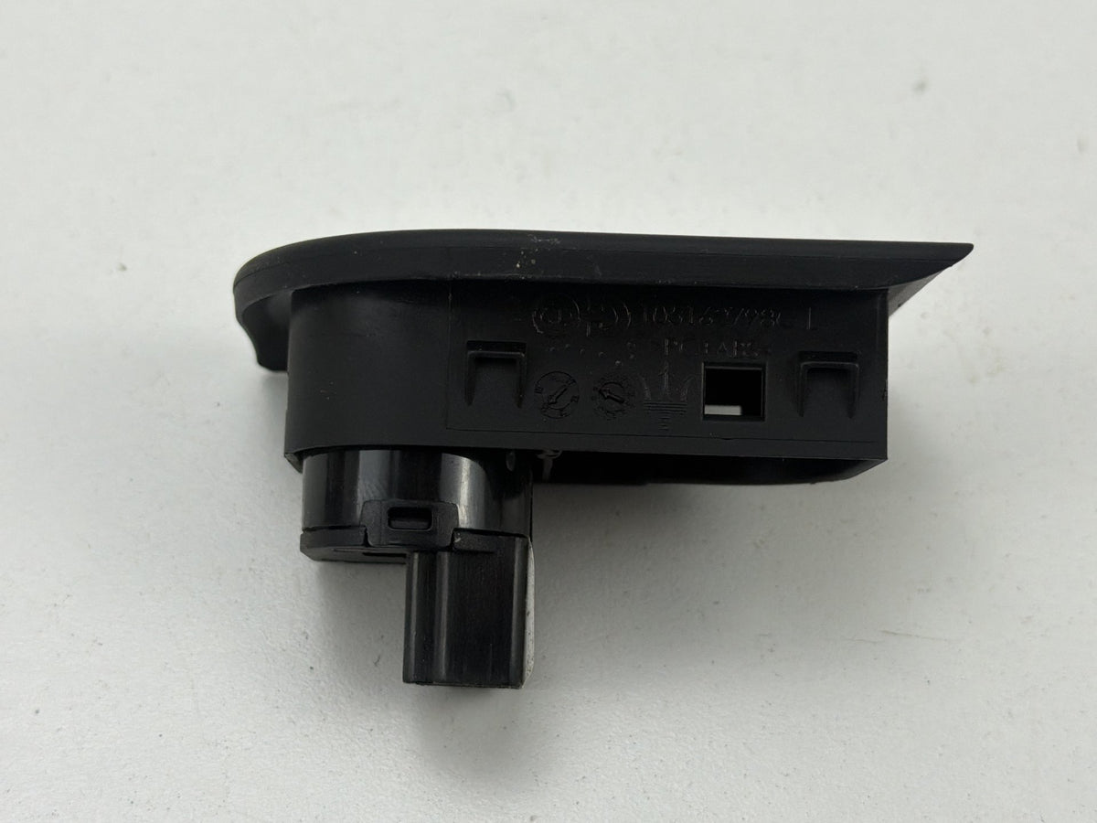 2014-2021 Maserati Quattroporte Trunk Release Push Button Switch 68141864AA OEM