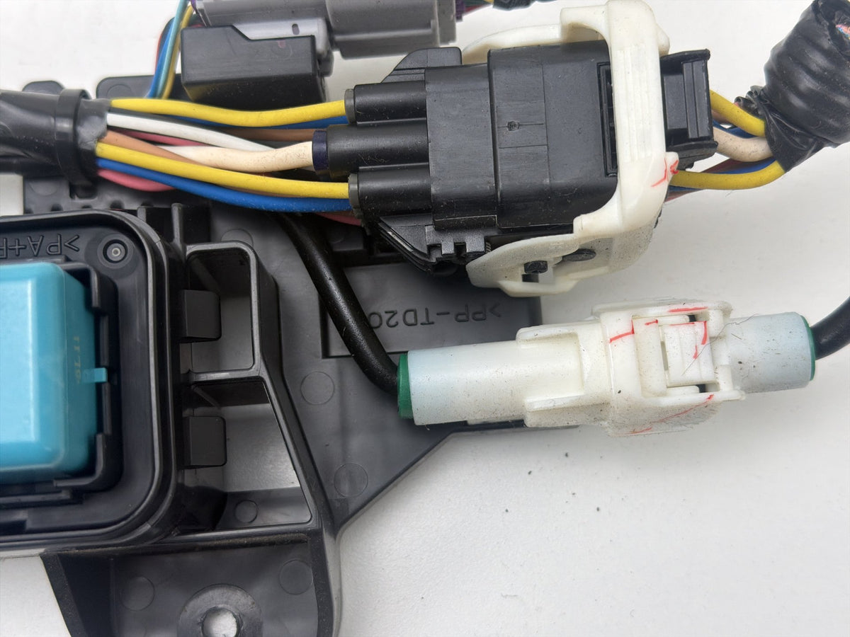 2010-2015 Lexus IS250C Convertible Rear Relay Fuse Box 82241-53010 OEM