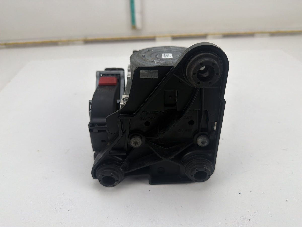 2015-2016 Audi A3 ABS Anti-Lock Brake Pump Module 3Q0614517F OEM