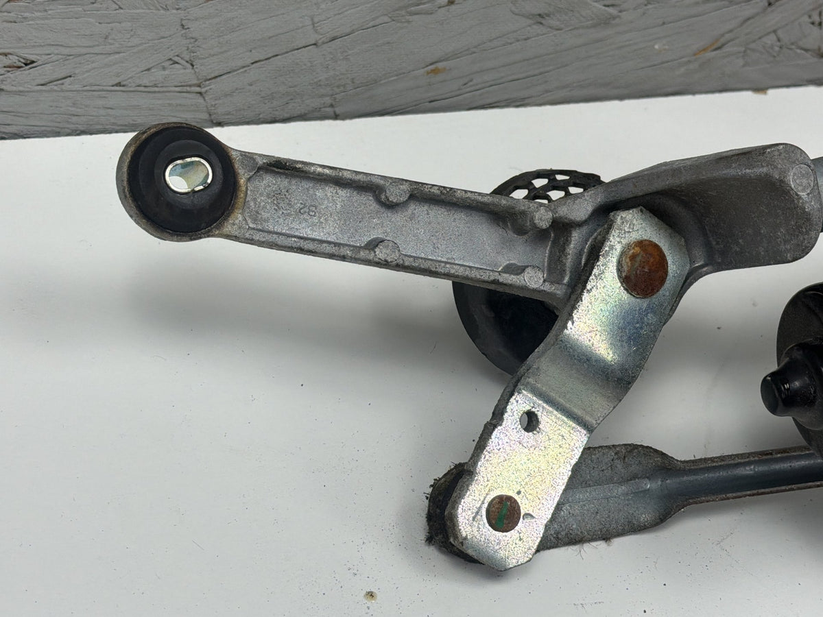 2013-2019 Nissan Sentra - Front Windshield Wiper Motor OEM