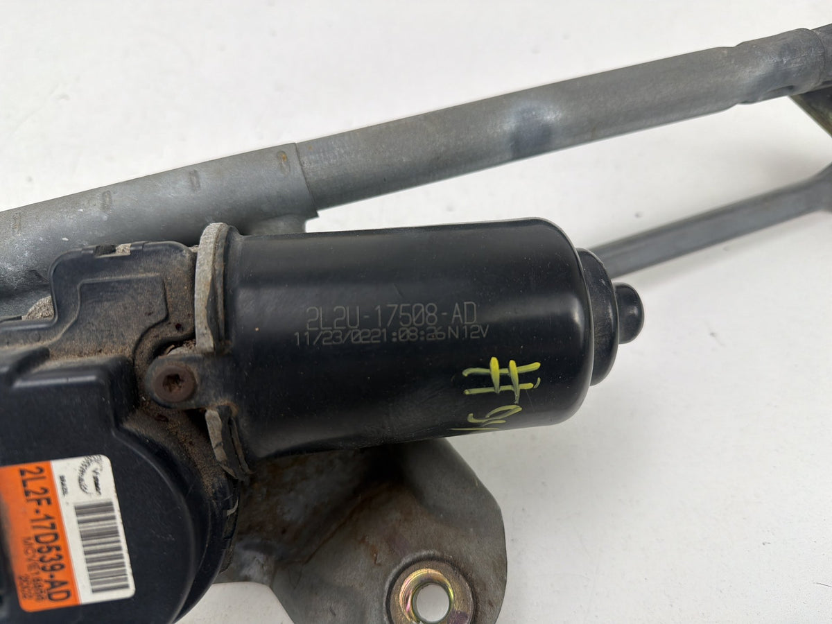 2003-2006 Lincoln Navigator U228 Front Windshield Wiper Motor & Linkage OEM