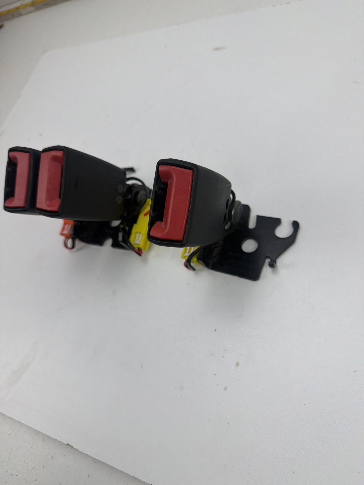 2011-2018 Volvo S60 Rear Seat Belt Buckle Set 34150327 OEM