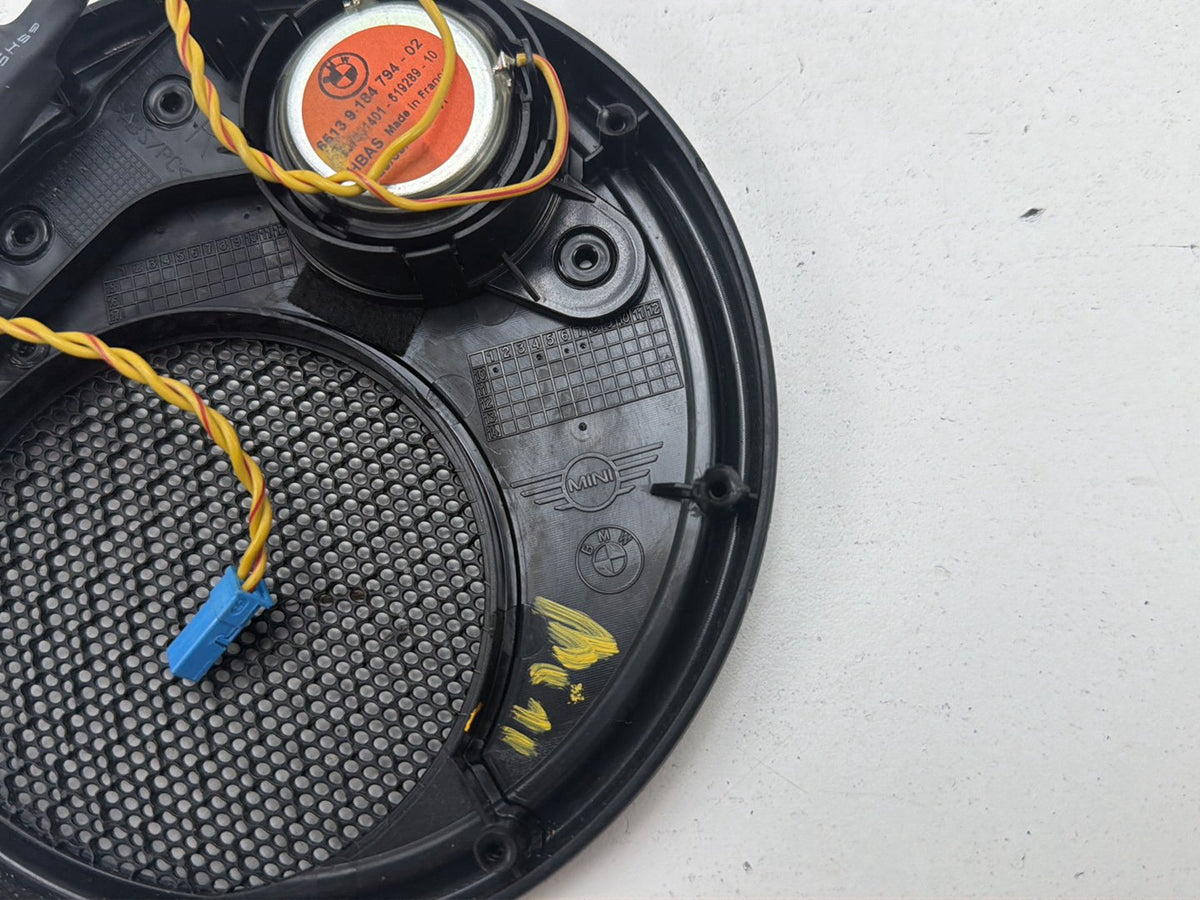 2011-2016-Mini Cooper Countryman R60 Rear Right Speaker/Cover Harman Kardon OEM