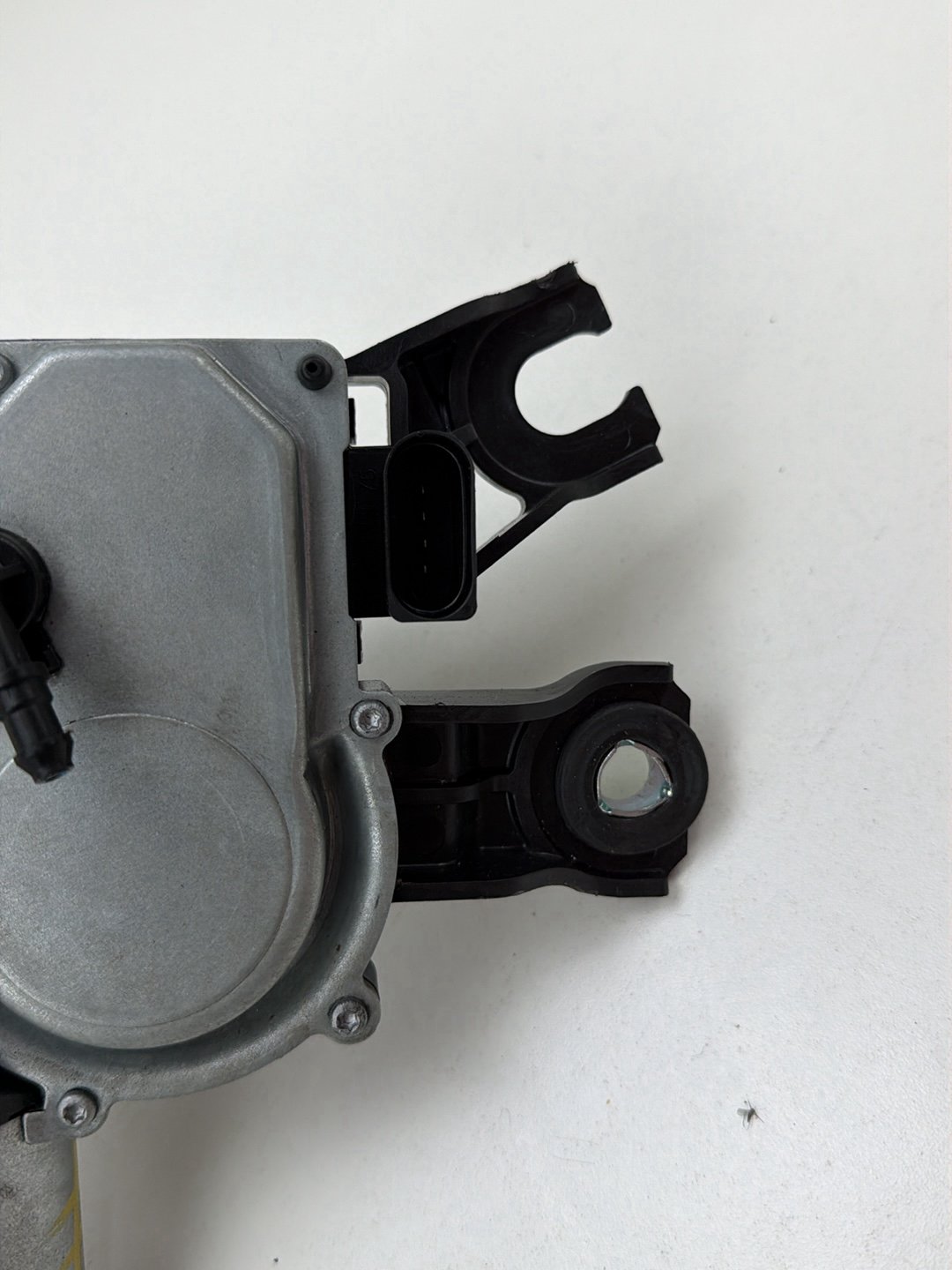 2013-2017 Volkswagen Tiguan Rear Side Windshield Wiper Motor 5N0955711B OEM