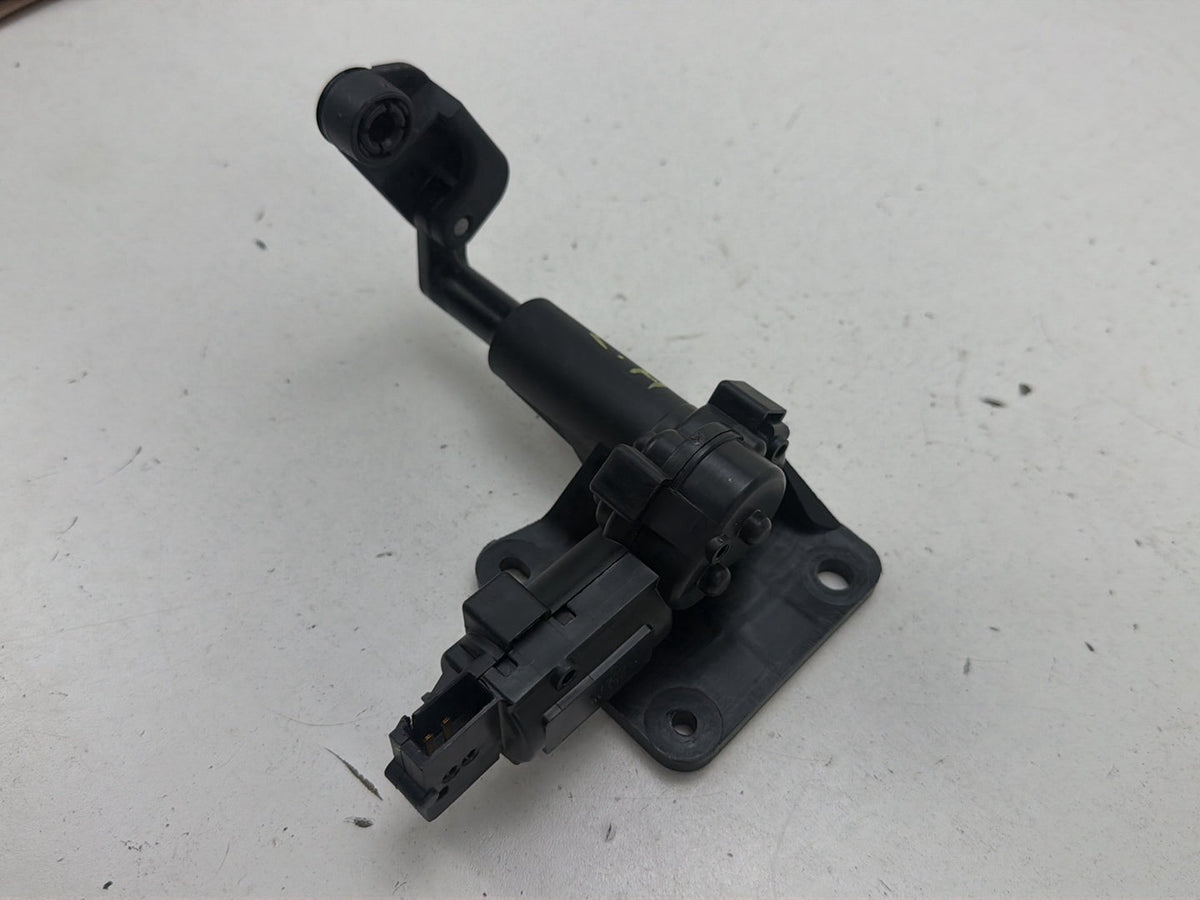 2001-2007 Chrysler Town Country Rear Left Power Quarter Vent Window Motor OEM