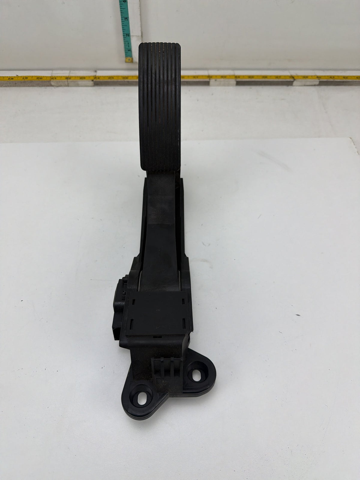 2006-2013 Mercedes-Benz R350 Accelerator Gas Throttle Pedal A1643000504 OEM