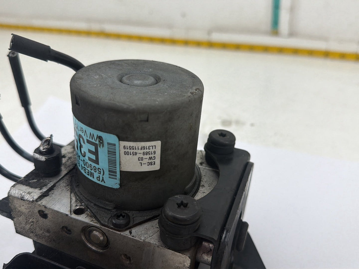 2015-2018 Kia Sedona Anti-Lock Brake ABS Pump Modulator Control 58900-A9350 OEM