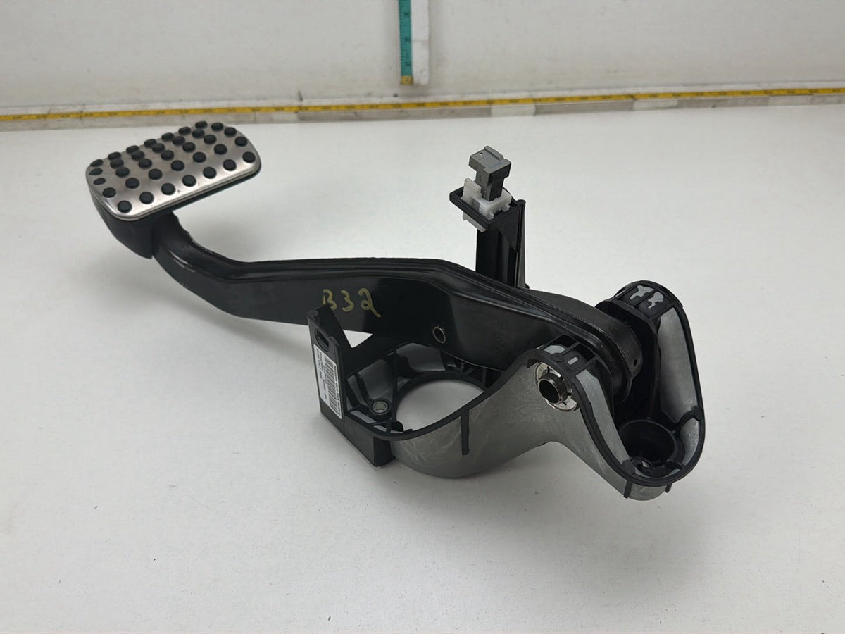 2010-2014 Mercedes-Benz E-Class-Brake Pedal PP204290059 OEM