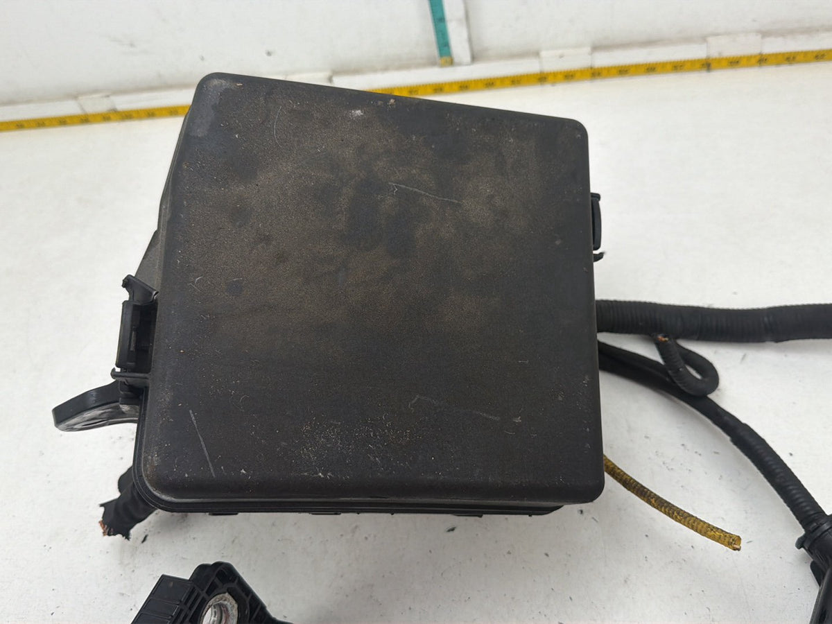 2015-2018 Kia Sedona Engine Fuse Relay Box Module w/ Battery Wiring Harness OEM