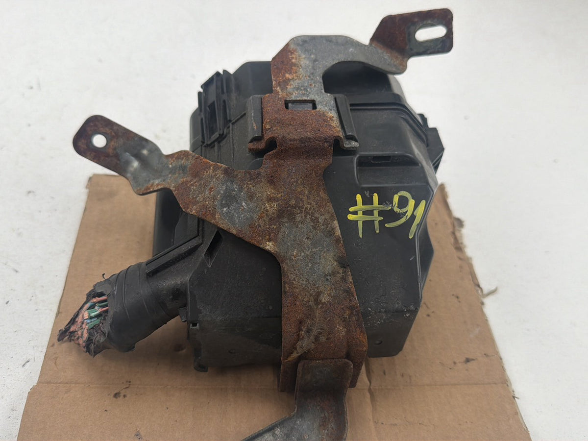 2014-2019 Infiniti Q50 V37 - Engine Compartment Fuse Relay Box 25230 7995A OEM