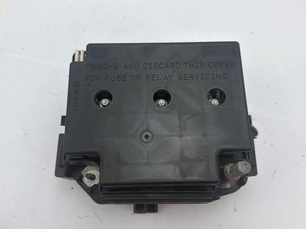 2006 Saturn Ion Engine Underhood Fuse Box Body Control Module BCM OEM