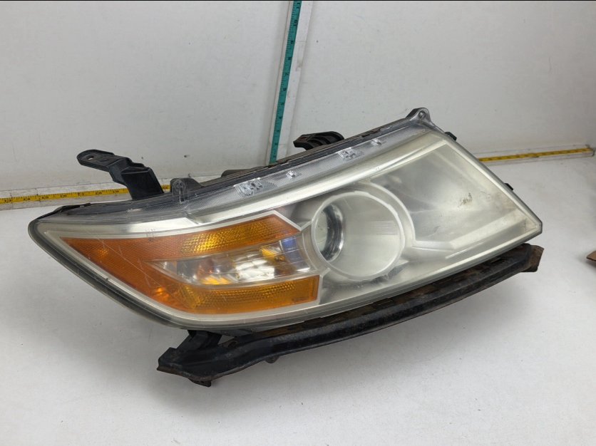 2011-2013 Honda Odyssey Front Right Passenger Headlight OEM