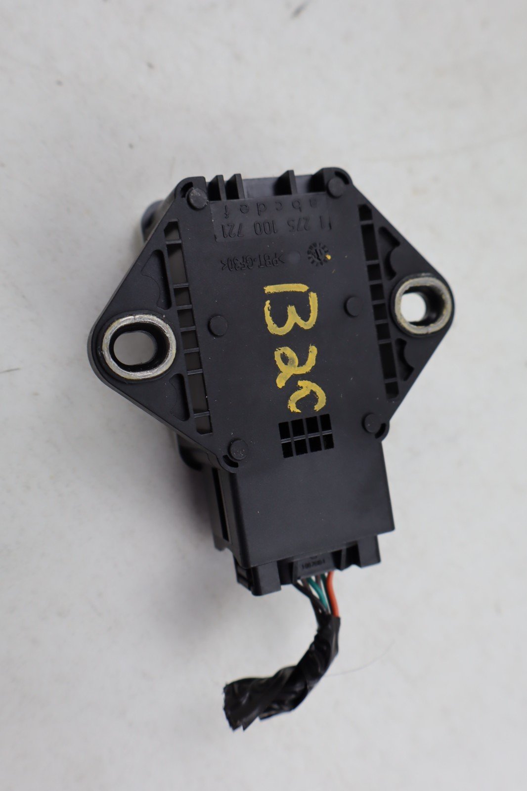2012-2019 Fiat 500 Bosch Yaw Turn Rate Sensor Module Unit 68073504AA OEM