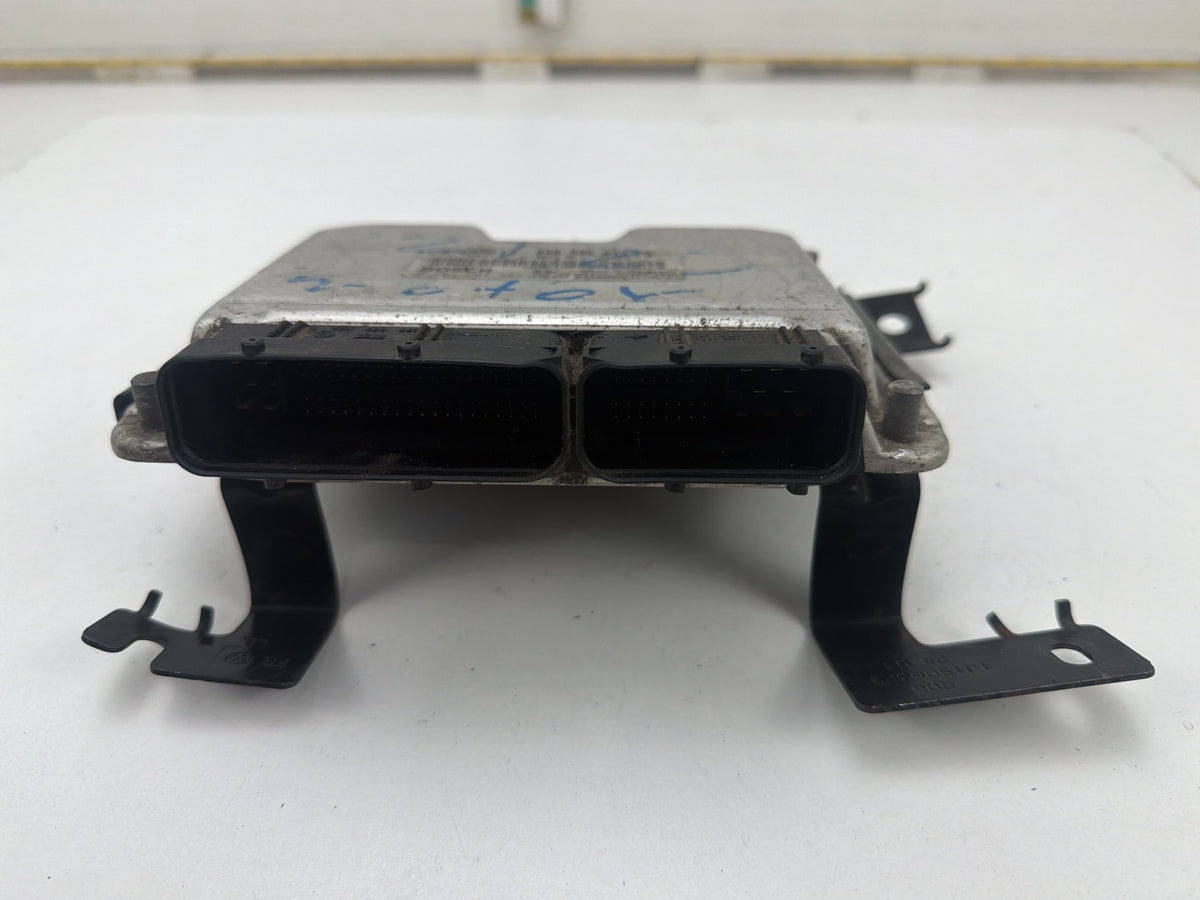 2002-2003 Volkswagen Jetta Engine Computer/ ECU Control Module 06A906032FR OEM