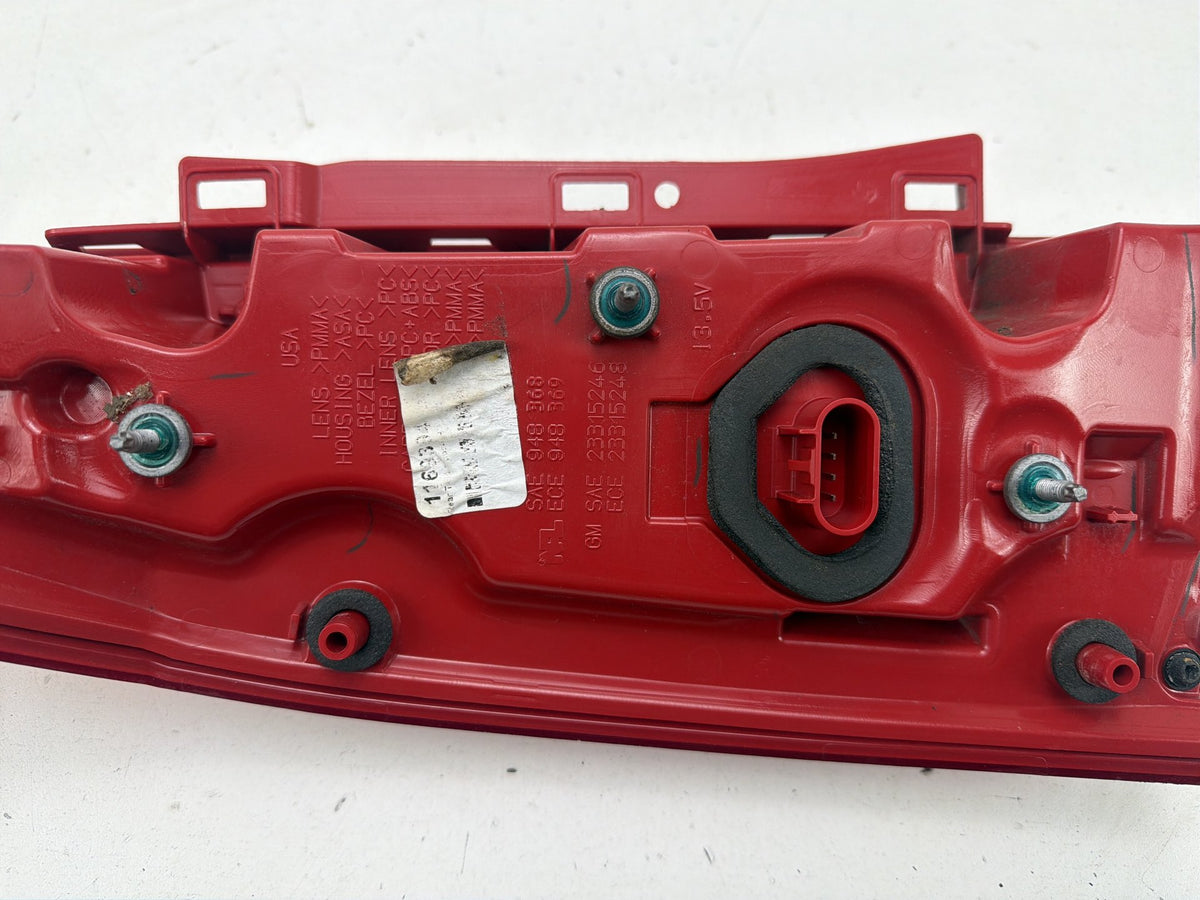 2013-2018 Cadillac Ats Rear Right Passenger Side Outer Tail Light 23315246 OEM