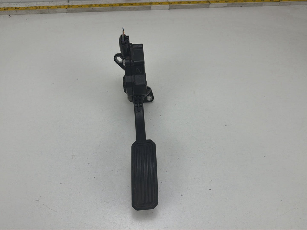 2010-2015 Toyota Prius Gas Accelerator Pedal Assembly 78110-12010 OEM