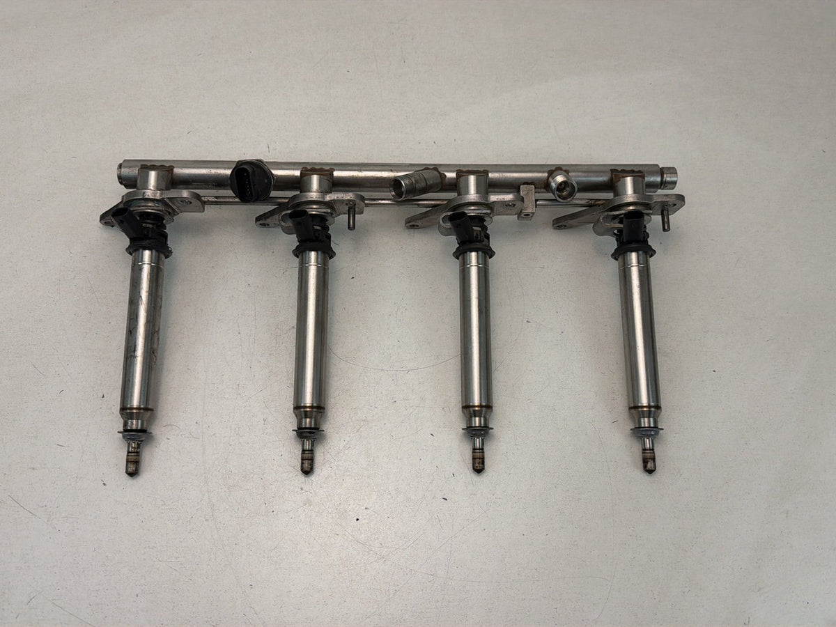 2012-2018 Mercedes-Benz S-Class W221 Right Fuel Rail Injectors A2780780645 OEM