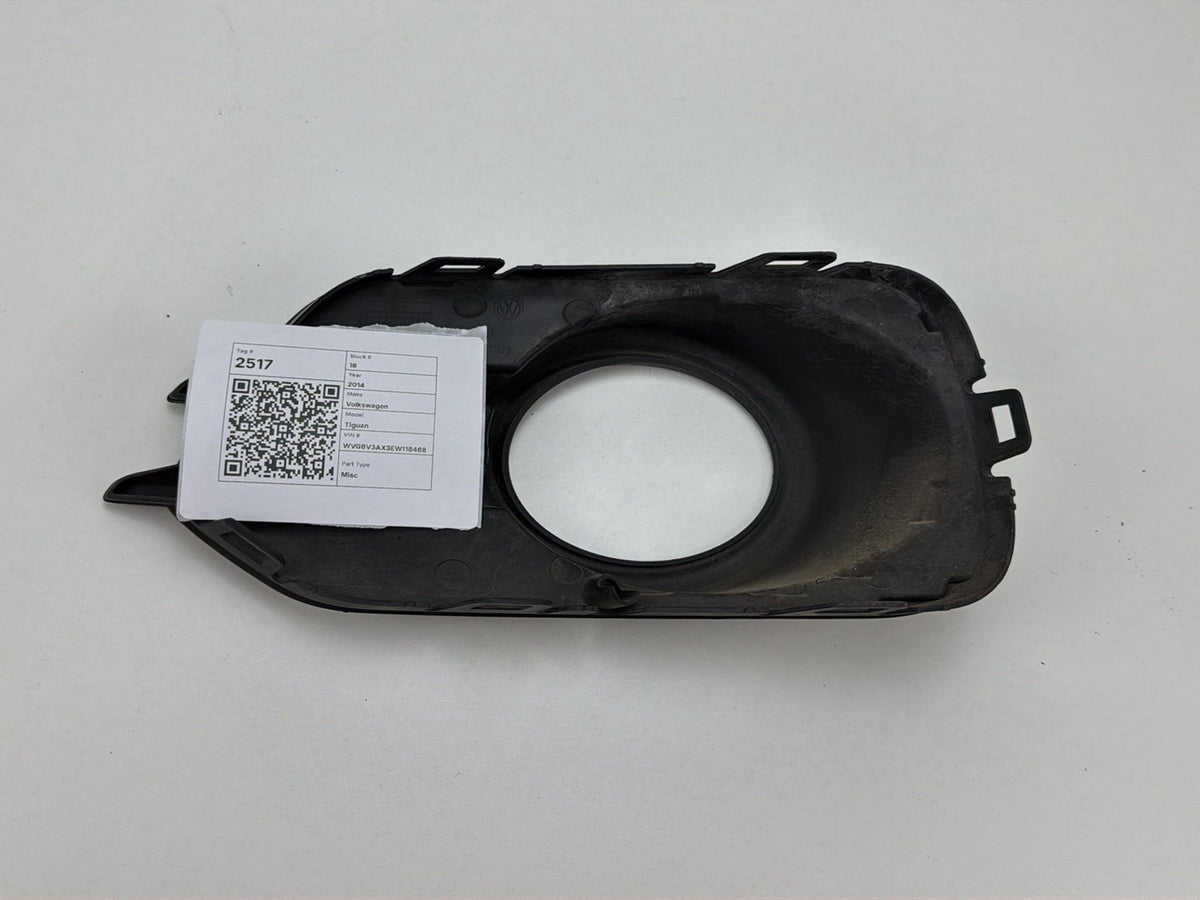 2013-2017 Volkswagen Tiguan Right Fog Light Cover 5N0-853-666 OEM