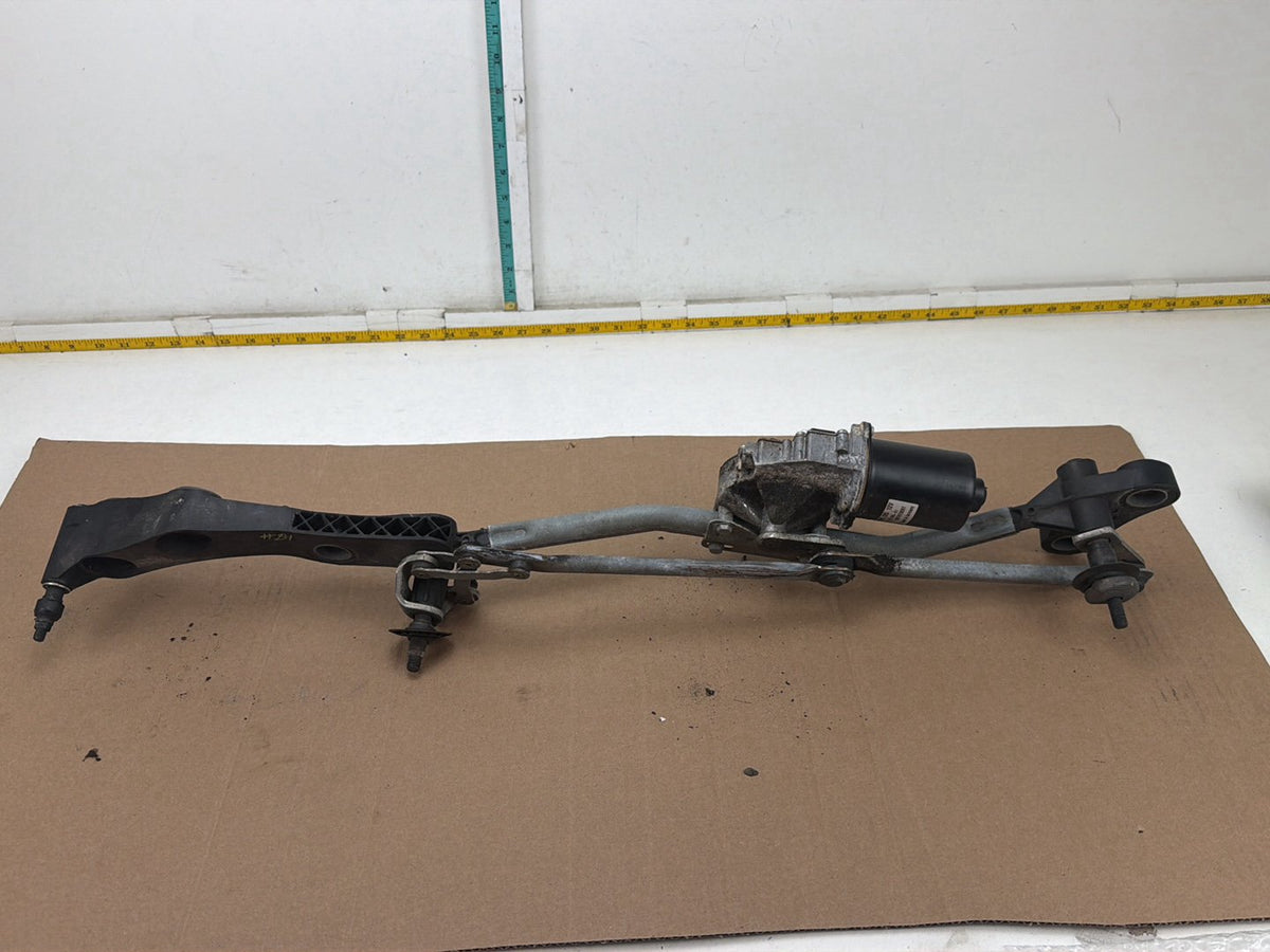 2008-2010 BMW 528i E60 Front Windshield Wiper Motor Linkage 7193995 OEM
