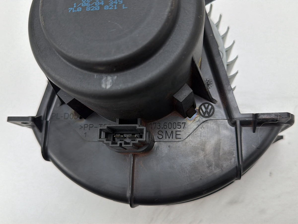 2003-2006 Porsche Cayenne A/C Heater Blower Motor Front Fan 7L0820021L OEM