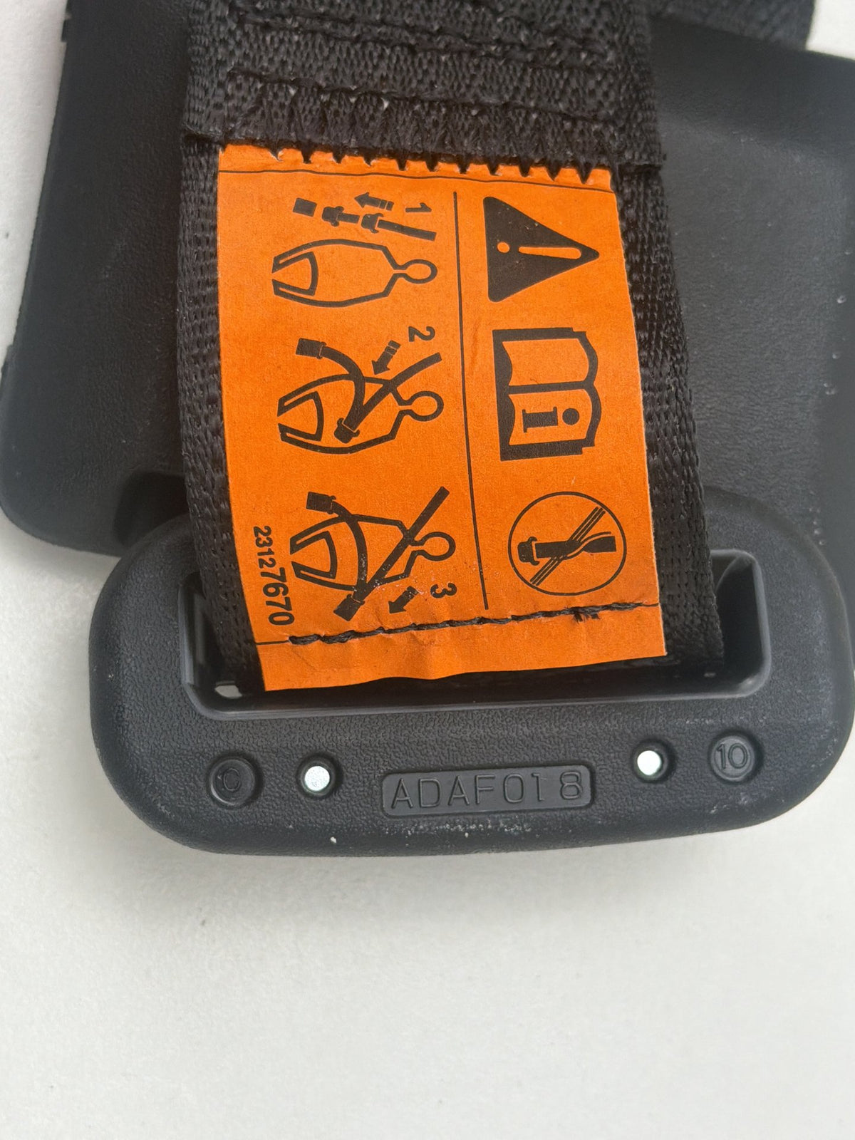 2016-2022 Chevrolet Malibu Rear Center Seat Belt Retractor Assembly OEM