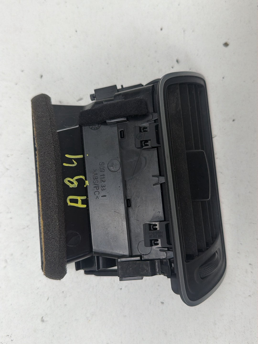 2007-2011 Volkswagen CC Right Passenger Side Dash Air Vent 3AB 819 702 A OEM