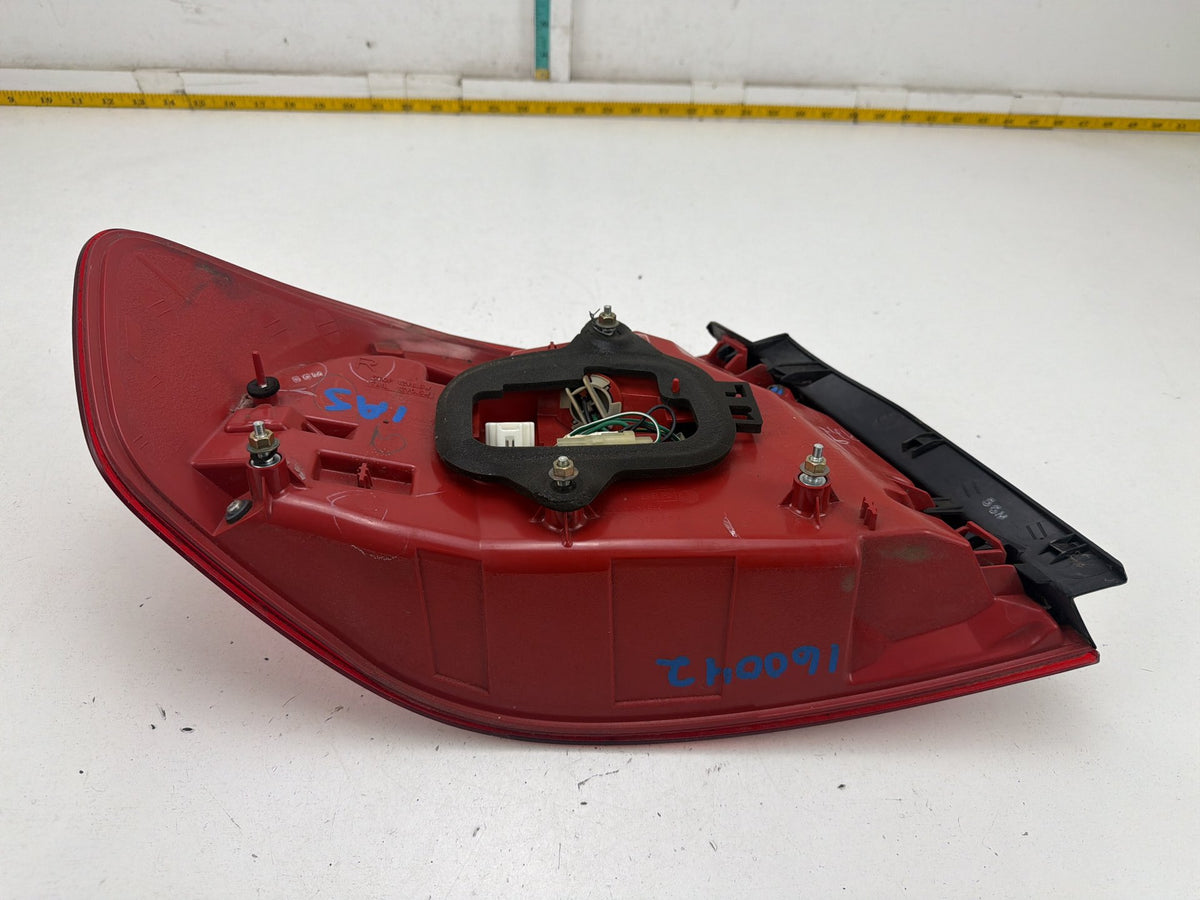 2005-2006 Infiniti G35 Passenger Right Side Tail Light 220-63790 OEM