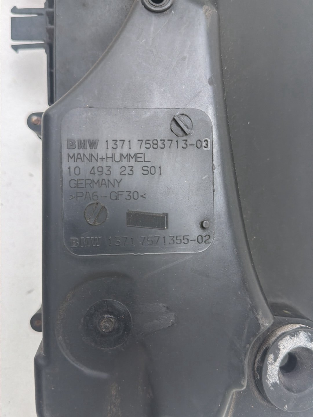 2014-2018 BMW X5 Engine Air Intake Cleaner Filter Housing Box 7583713 OEM