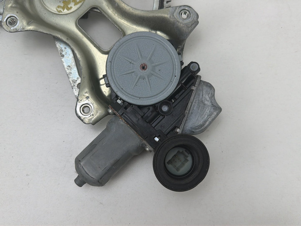 2010-2015 Toyota Prius W30-Rear Right Door Window Regulator/Motor 8571072020 OEM