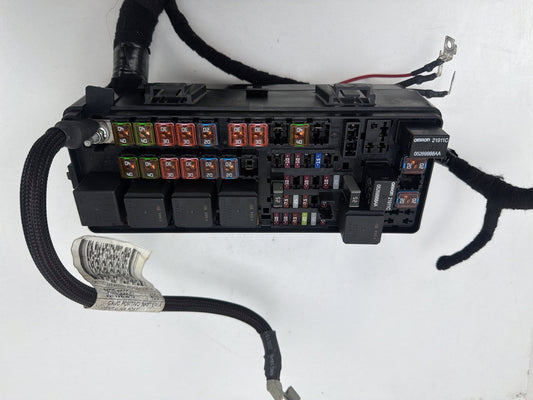2014-2017 Maserati Ghibli Rear Trunk Fuse Relay Box 670008598 OEM