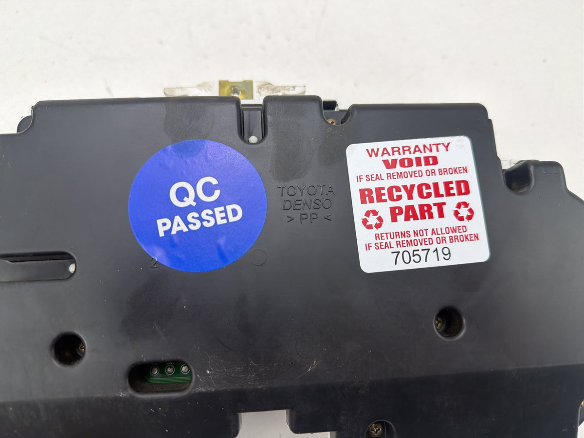 2003 Pontiac Vibe Speedometer Instrument Cluster 132K Miles 83800-01110-00 OEM