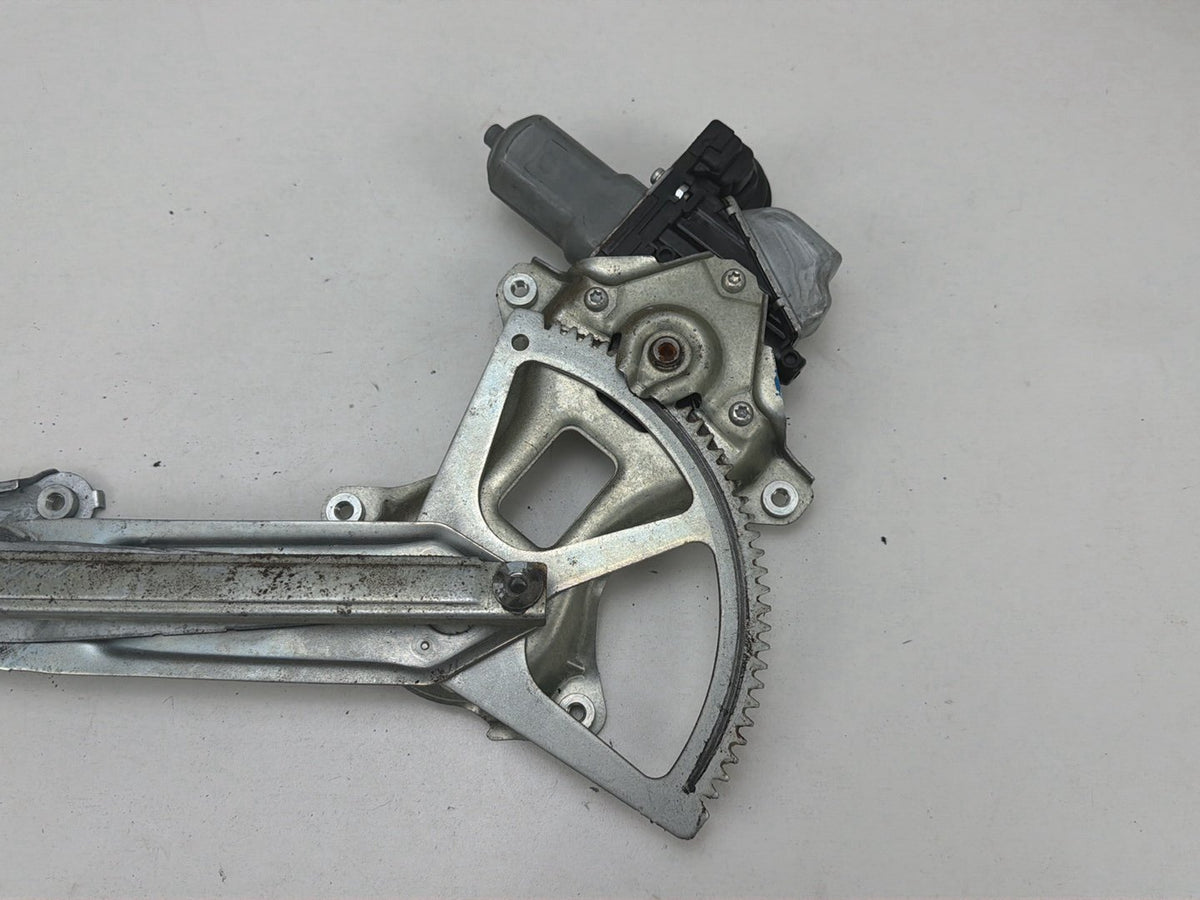 2010-2015 Toyota Prius Front Right Passenger Power Window Regulator & Motor OEM