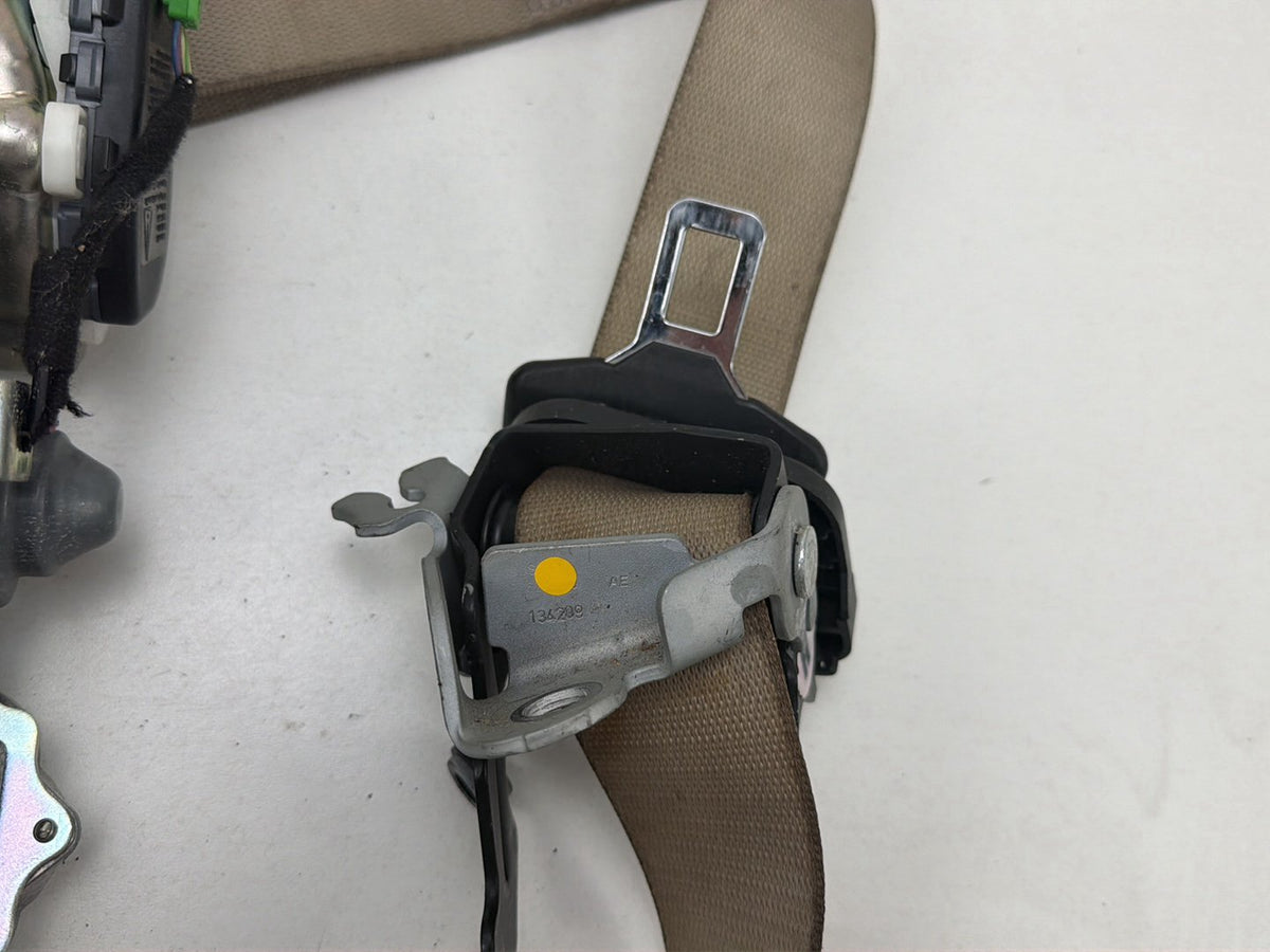 2010-2013 Mercedes-Benz E-Class-Front Right Seat Belt Retractor 610035800D OEM