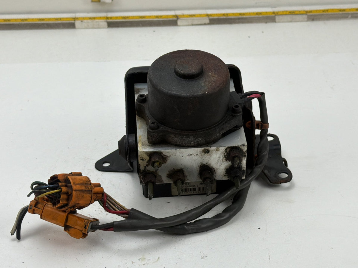 1996-2001 Honda CR-V ABS Pump Anti-Lock Brake Module Q003T05777 OEM
