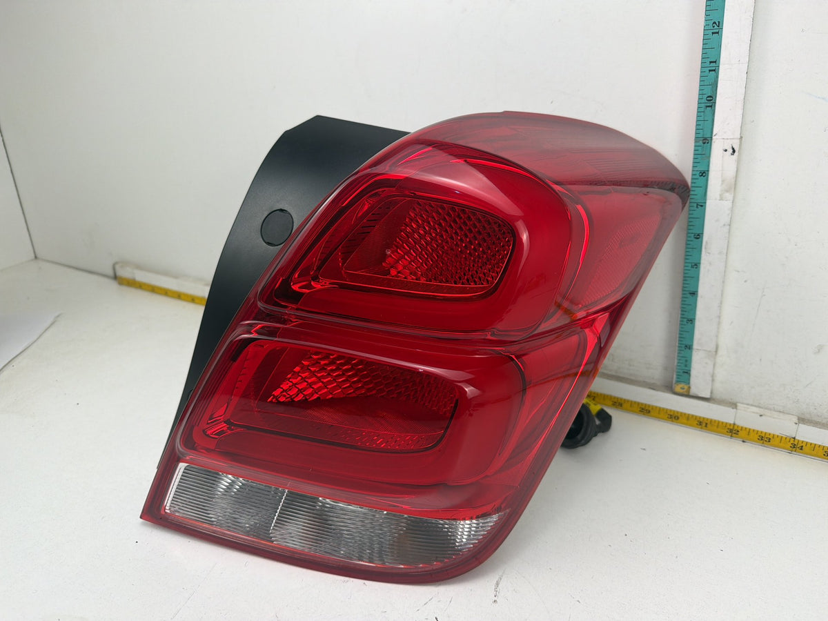 2017-2022 Chevrolet Trax Right Passenger Side Tail Light LED Opt Uge OEM