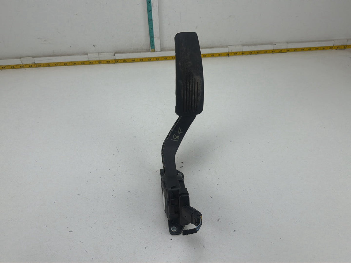 2014-2017 Maserati Ghibli Accelerator Gas Throttle Pedal Assembly 04861714AF OEM