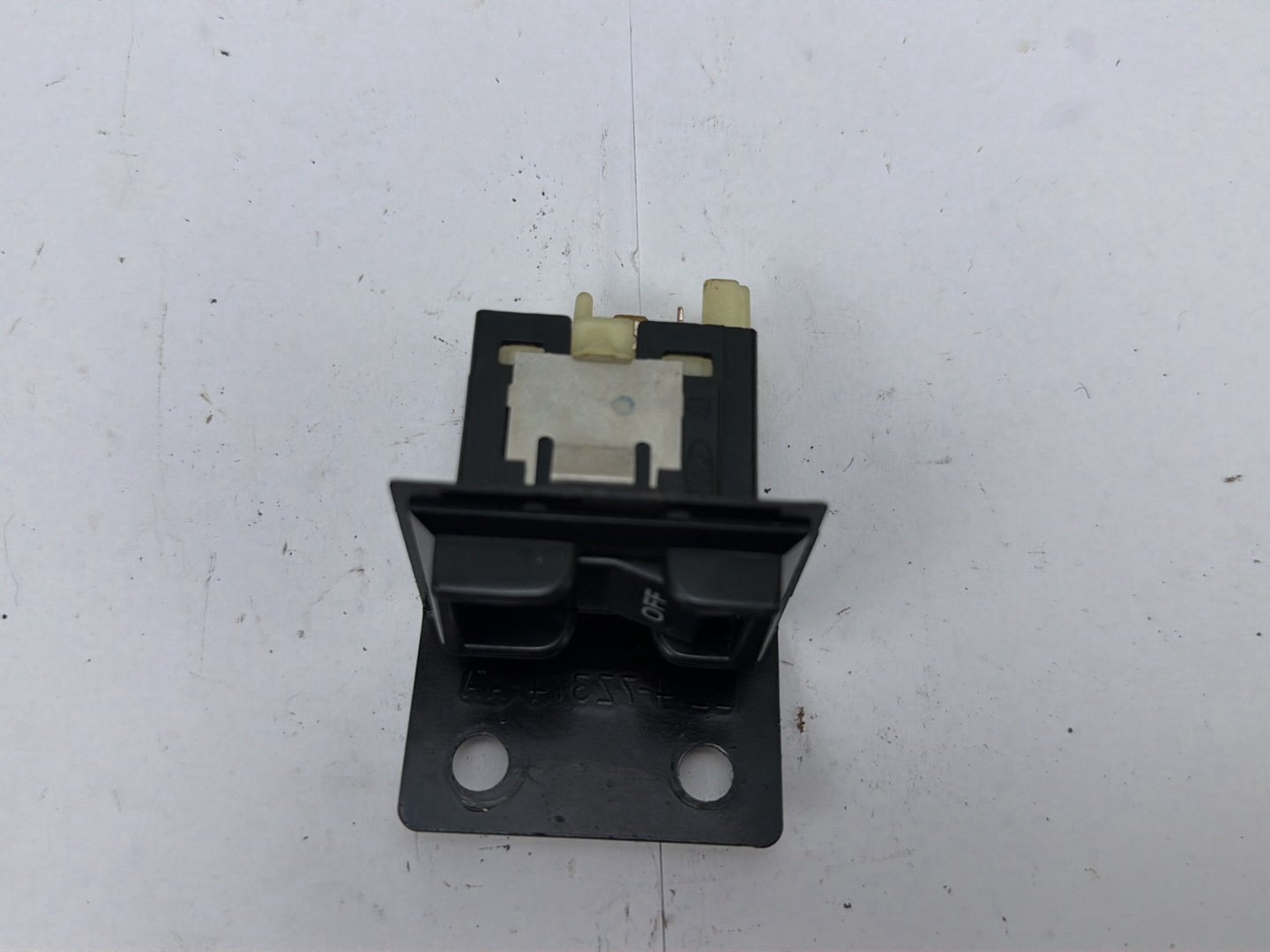 2003-2006 Lincoln Navigator U228 - Rear Switch 2L14-7Z374-AA OEM