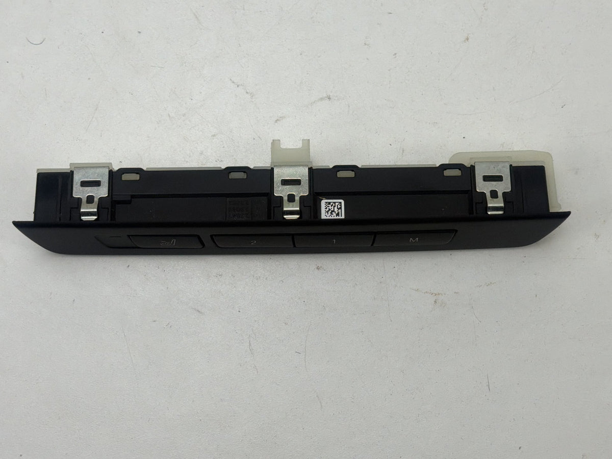 2011-2013 BMW 550i xDrive F10 Front Right Seat Memory Switch 61319215768 OEM