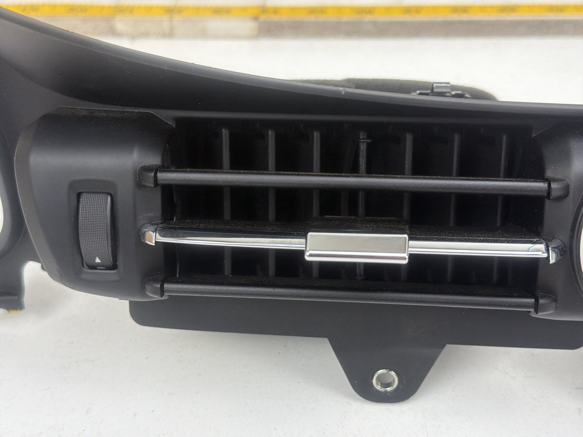 2014-2020 Maserati Quattroporte VI M156 Front Dashboard Air Vent Trim Panel OEM